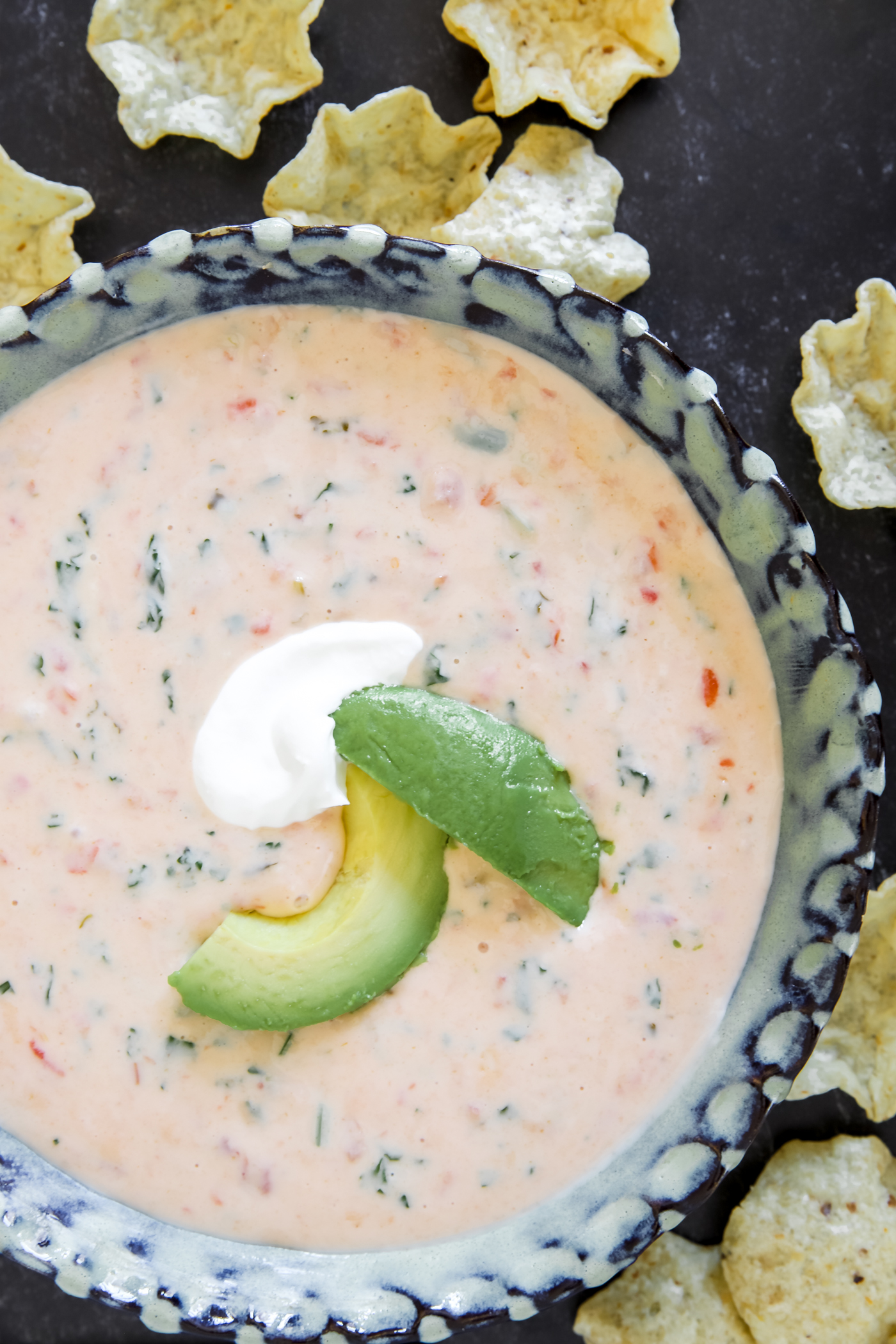 queso dip with tortilla chips