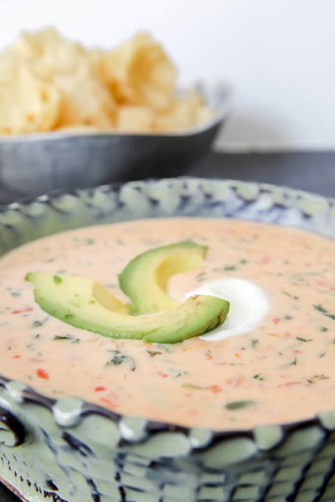 Creamy White Queso Dip