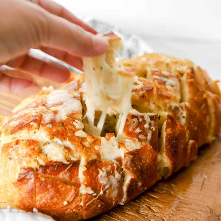 cheesy garlic pull apart bread
