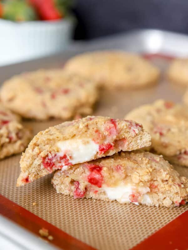 Strawberry Cheesecake Cookies