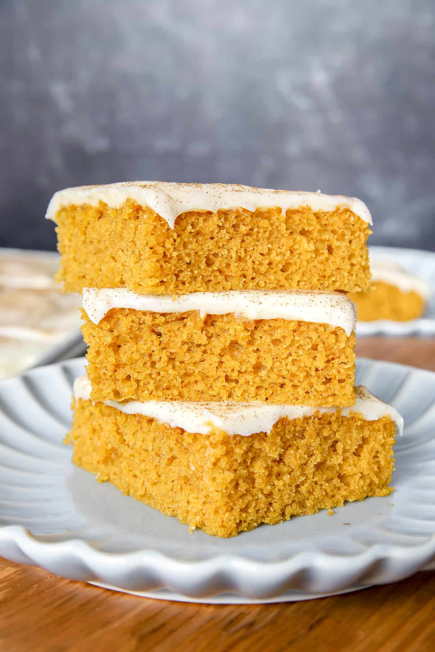 Pumpkins bars with chesecake frosting