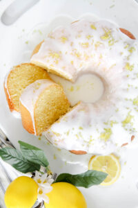 lemon bundt cake slices.