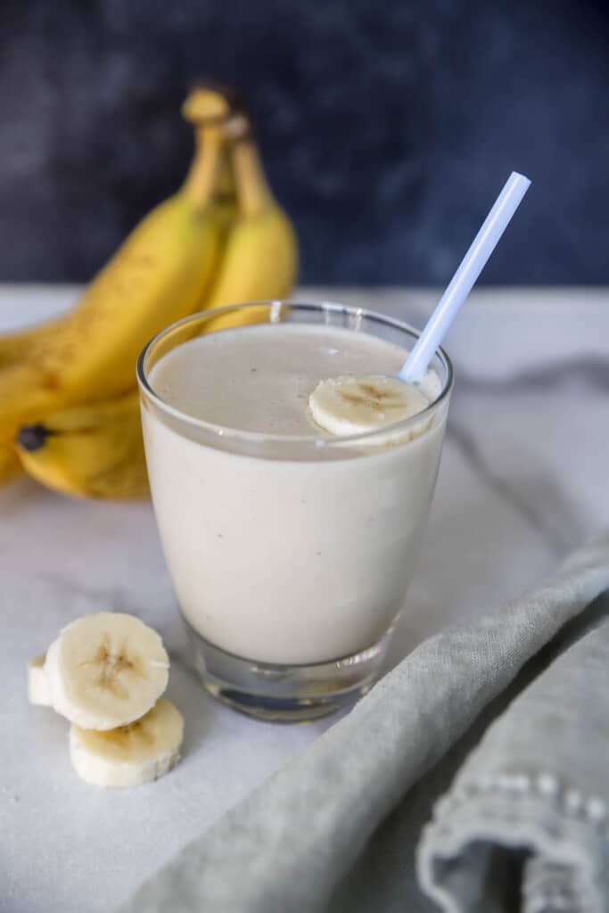 creamy banana smoothie