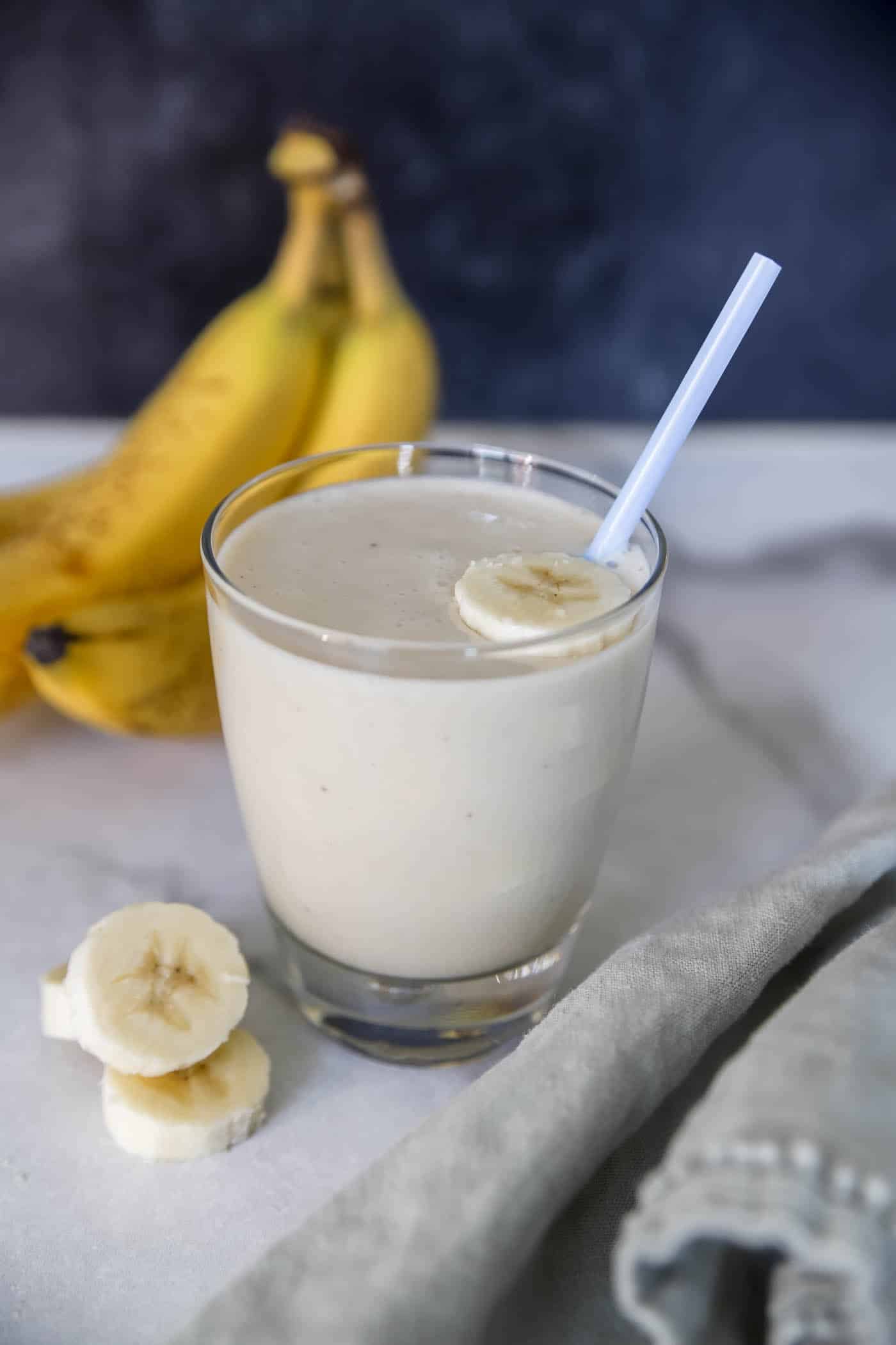creamy banana smoothie