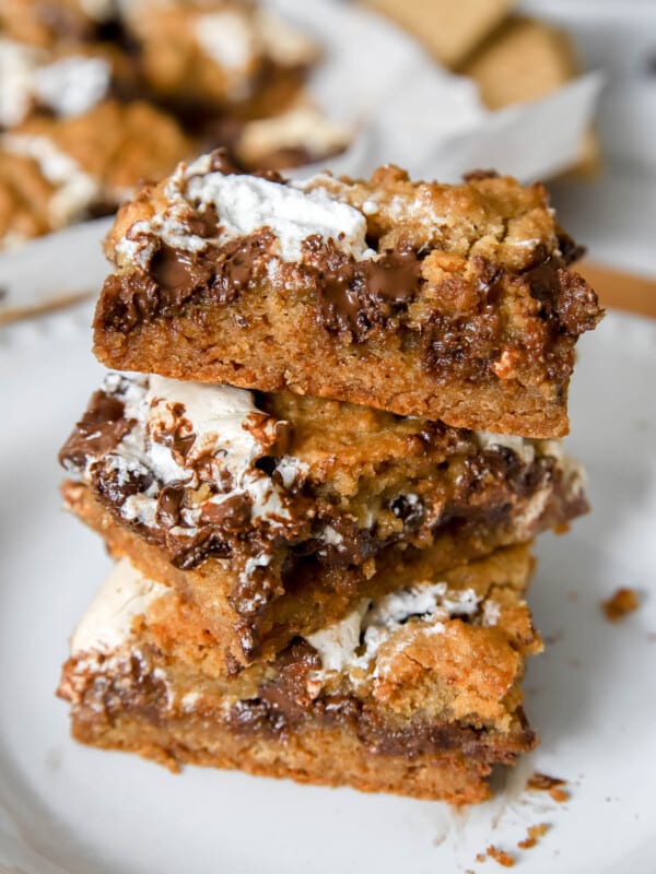 S’mores Cookie Bars