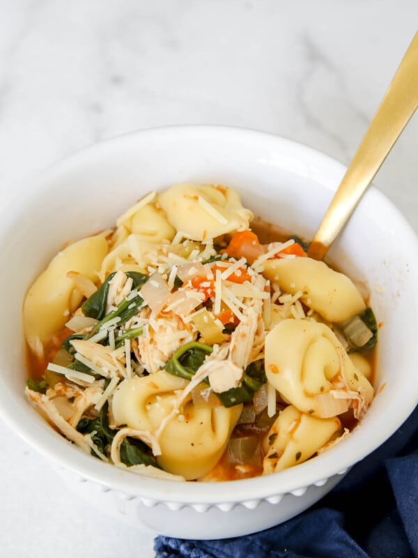 Slow Cooker Chicken Tortellini Soup